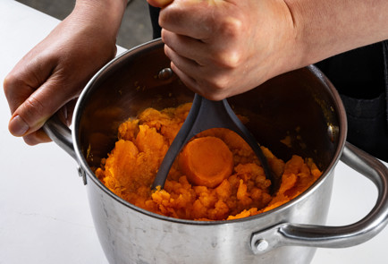 Фото шага рецепта Запеканка из батата с курицей 191253 шаг 8  