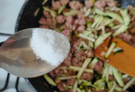 Фото шага рецепта Запеканка из цукини и фарша с овощами 186991 шаг 11  