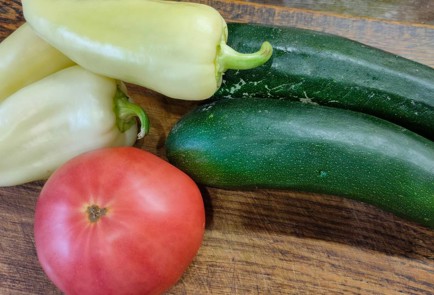 Фото шага рецепта Запеканка из цукини с помидором перцем и сыром 176364 шаг 1