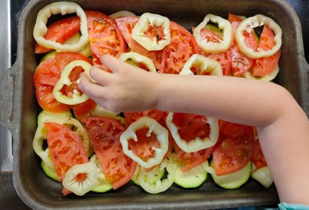 Фото шага рецепта Запеканка из цукини с помидором перцем и сыром 176364 шаг 10