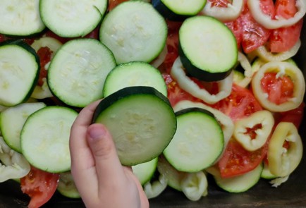 Фото шага рецепта Запеканка из цукини с помидором перцем и сыром 176364 шаг 11