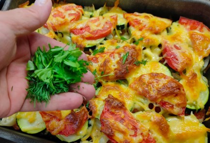 Фото шага рецепта Запеканка из цукини с помидором перцем и сыром 176364 шаг 18