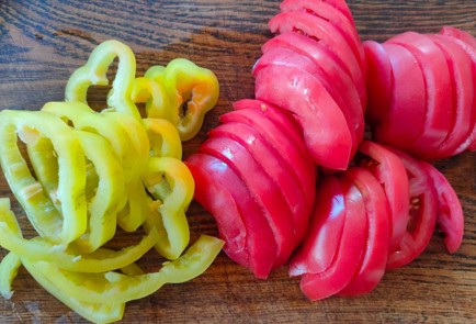 Фото шага рецепта Запеканка из кабачков помидоров и домашнего творога 174519 шаг 3  