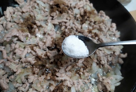 Фото шага рецепта Запеканка из кабачков с фаршем и моцареллой 188290 шаг 4  