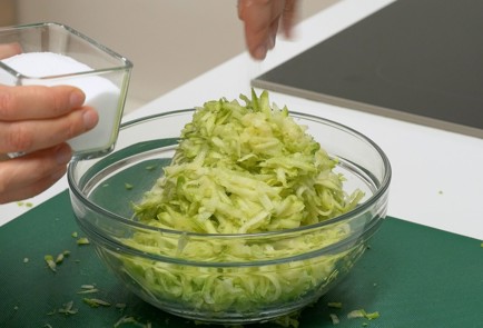 Фото шага рецепта Запеканка из кабачков 139958 шаг 2  