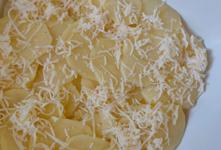 Фото шага рецепта Запеканка из картофеля и цукини с сыром 187038 шаг 6  