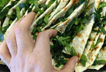 Фото шага рецепта Запеканка из лаваша с помидором и шпинатом 191086 шаг 10