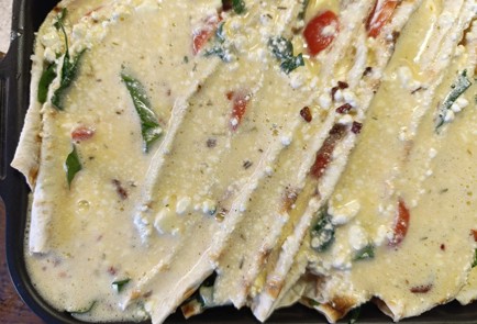 Фото шага рецепта Запеканка из лаваша с помидором и шпинатом 191086 шаг 13