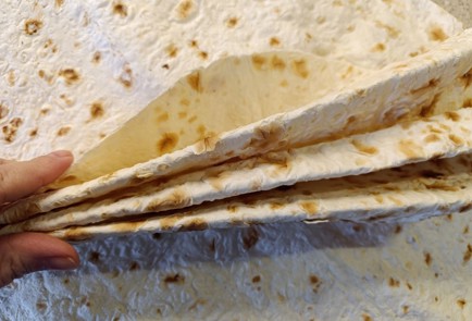 Фото шага рецепта Запеканка из лаваша с помидором и шпинатом 191086 шаг 2