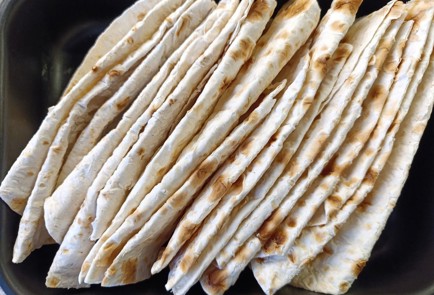 Фото шага рецепта Запеканка из лаваша с помидором и шпинатом 191086 шаг 3