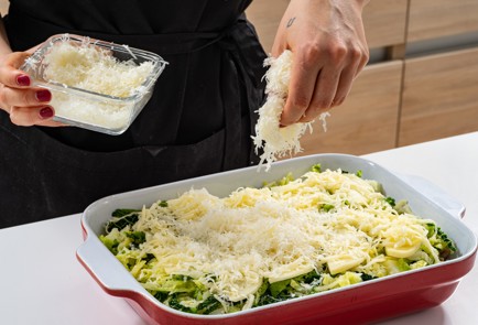 Фото шага рецепта Запеканка из пасты с савойской капустой и сыром 176113 шаг 10  