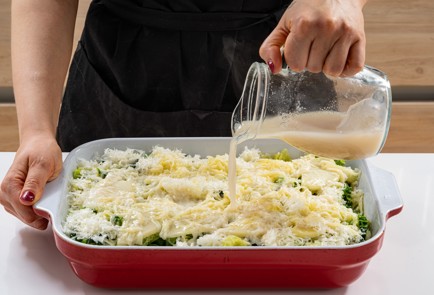 Фото шага рецепта Запеканка из пасты с савойской капустой и сыром 176113 шаг 11  