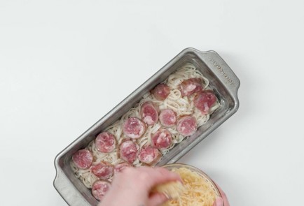 Фото шага рецепта Запеканка из пшеничной лапши с купатами 173508 шаг 11  