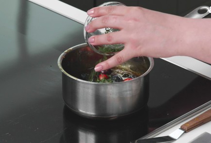 Фото шага рецепта Запеканка из рикотты с ягодным соусом 189536 шаг 12  