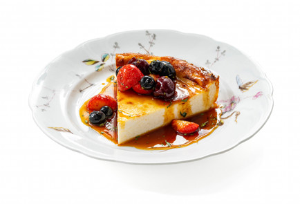 Фото шага рецепта Запеканка из рикотты с ягодным соусом 189536 шаг 13  