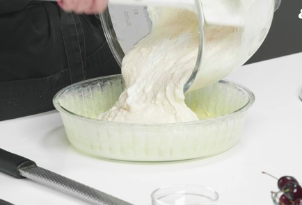 Фото шага рецепта Запеканка из рикотты с ягодным соусом 189536 шаг 5  