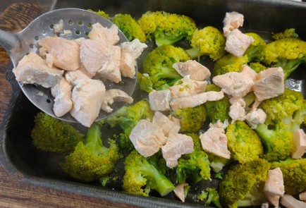 Фото шага рецепта Запеканка из семги и брокколи 175633 шаг 16  