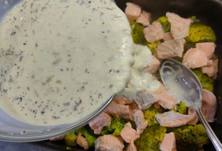 Фото шага рецепта Запеканка из семги и брокколи 175633 шаг 17  