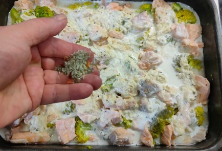 Фото шага рецепта Запеканка из семги и брокколи 175633 шаг 18  