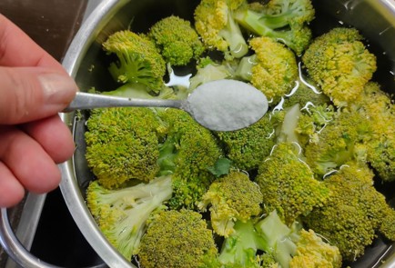 Фото шага рецепта Запеканка из семги и брокколи 175633 шаг 3  