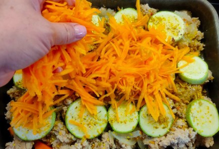 Фото шага рецепта Запеканка из тыквы и кабачка с куриным фаршем 174786 шаг 12  