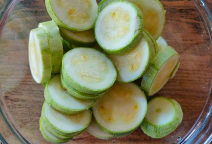 Фото шага рецепта Запеканка из тыквы и кабачка с куриным фаршем 174786 шаг 2  