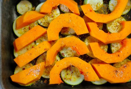 Фото шага рецепта Запеканка из тыквы и кабачка с куриным фаршем 174786 шаг 9  