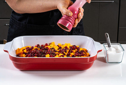 Фото шага рецепта Запеканка из тыквы с клюквой 191185 шаг 5  