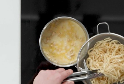 Фото шага рецепта Запеканка из яичной лапши c курицей 173512 шаг 11  