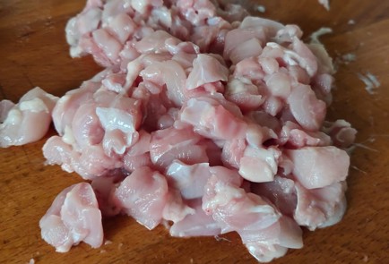 Фото шага рецепта Запеканка с капустой и куриными бедрышками 189852 шаг 1  