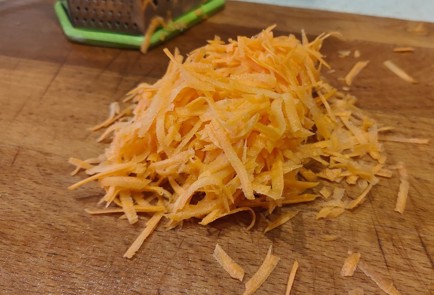 Фото шага рецепта Запеканка с капустой и куриными бедрышками 189852 шаг 7  