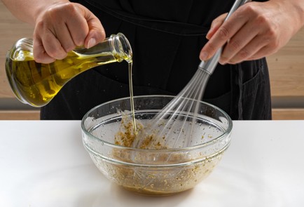 Фото шага рецепта Заправка для греческого салата 173981 шаг 7  