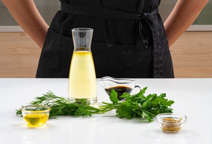 Фото шага рецепта Заправка для свежего салата из дачных овощей 174036 шаг 1  