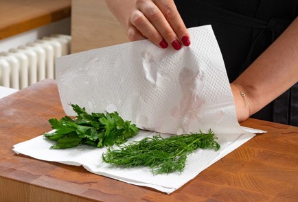 Фото шага рецепта Заправка для свежего салата из дачных овощей 174036 шаг 2  