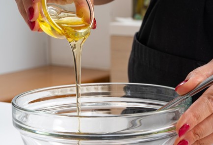 Фото шага рецепта Заправка для свежего салата из дачных овощей 174036 шаг 6  