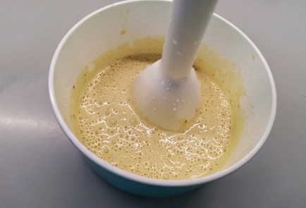 Фото шага рецепта Заправка к салату Цезарь 31130 шаг 11  