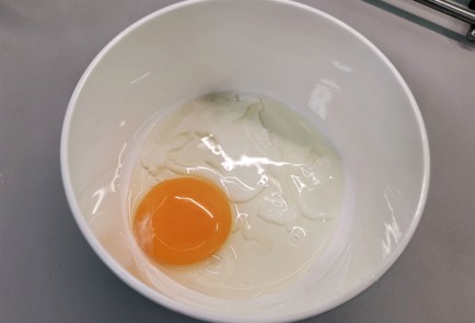 Фото шага рецепта Заправка к салату Цезарь 31130 шаг 5  