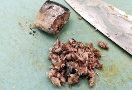 Фото шага рецепта Заправка к салату Цезарь 31130 шаг 9  