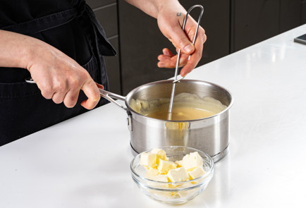 Фото шага рецепта Заварной торт Карпатка 191435 шаг 6  