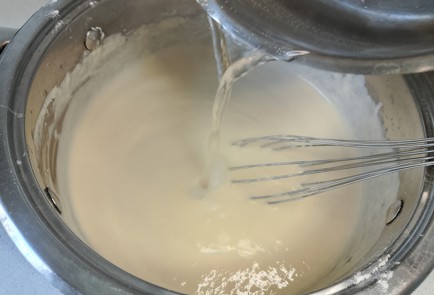 Фото шага рецепта Заварные блины на кефире 191300 шаг 8