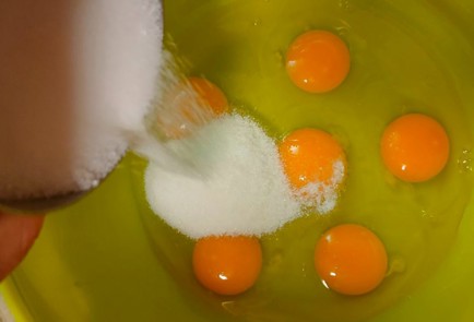 Фото шага рецепта Заварные блины с творожной начинкой 188763 шаг 4