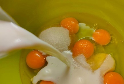 Фото шага рецепта Заварные блины с творожной начинкой 188763 шаг 5