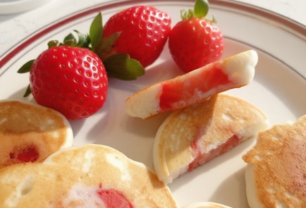 Фото шага рецепта Клубничные блинчики на завтрак для любимой к 14 февраля 191276 шаг 10