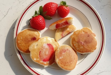 Фото шага рецепта Клубничные блинчики на завтрак для любимой к 14 февраля 191276 шаг 11