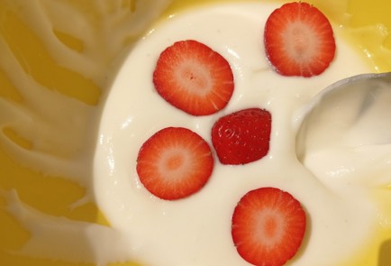 Фото шага рецепта Клубничные блинчики на завтрак для любимой к 14 февраля 191276 шаг 5