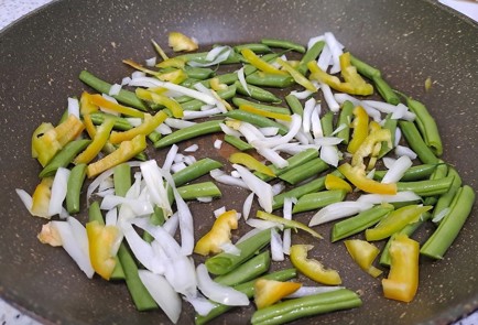 Фото шага рецепта Завтрак из лаваша со спаржевой фасолью 189974 шаг 4