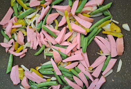 Фото шага рецепта Завтрак из лаваша со спаржевой фасолью 189974 шаг 6