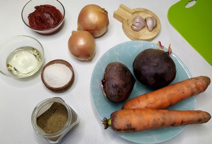 Фото шага рецепта Зажарка для борща 188023 шаг 1  