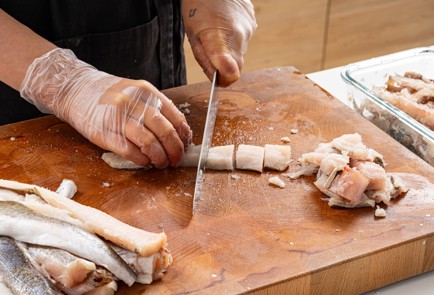 Фото шага рецепта Зеленые щи с хеком 186380 шаг 2  