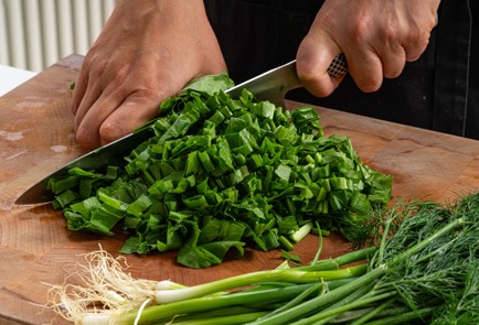 Фото шага рецепта Зеленые щи с хеком 186380 шаг 8  